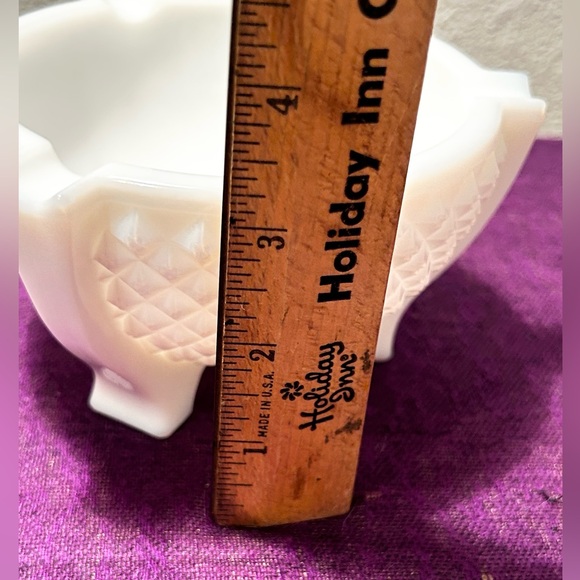 VINTAGE WESTMORELAND? ROUND HOBNAIL FOOTED WHITE MILK GLASS ASHTRAY SALSA DISH - Picture 5 of 7